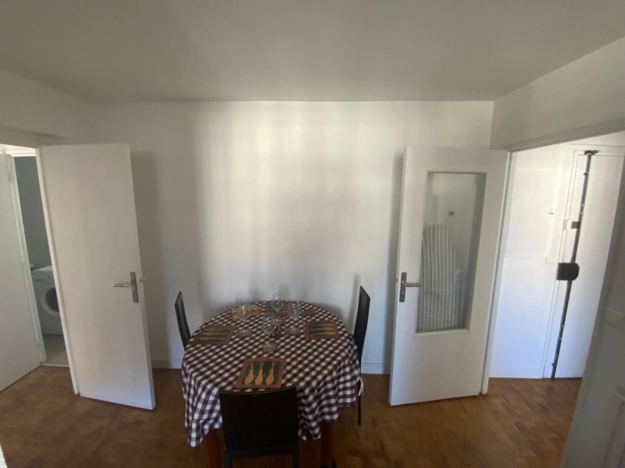 Quarto em Acomodações Particulares Pres De Tour Eiffel *